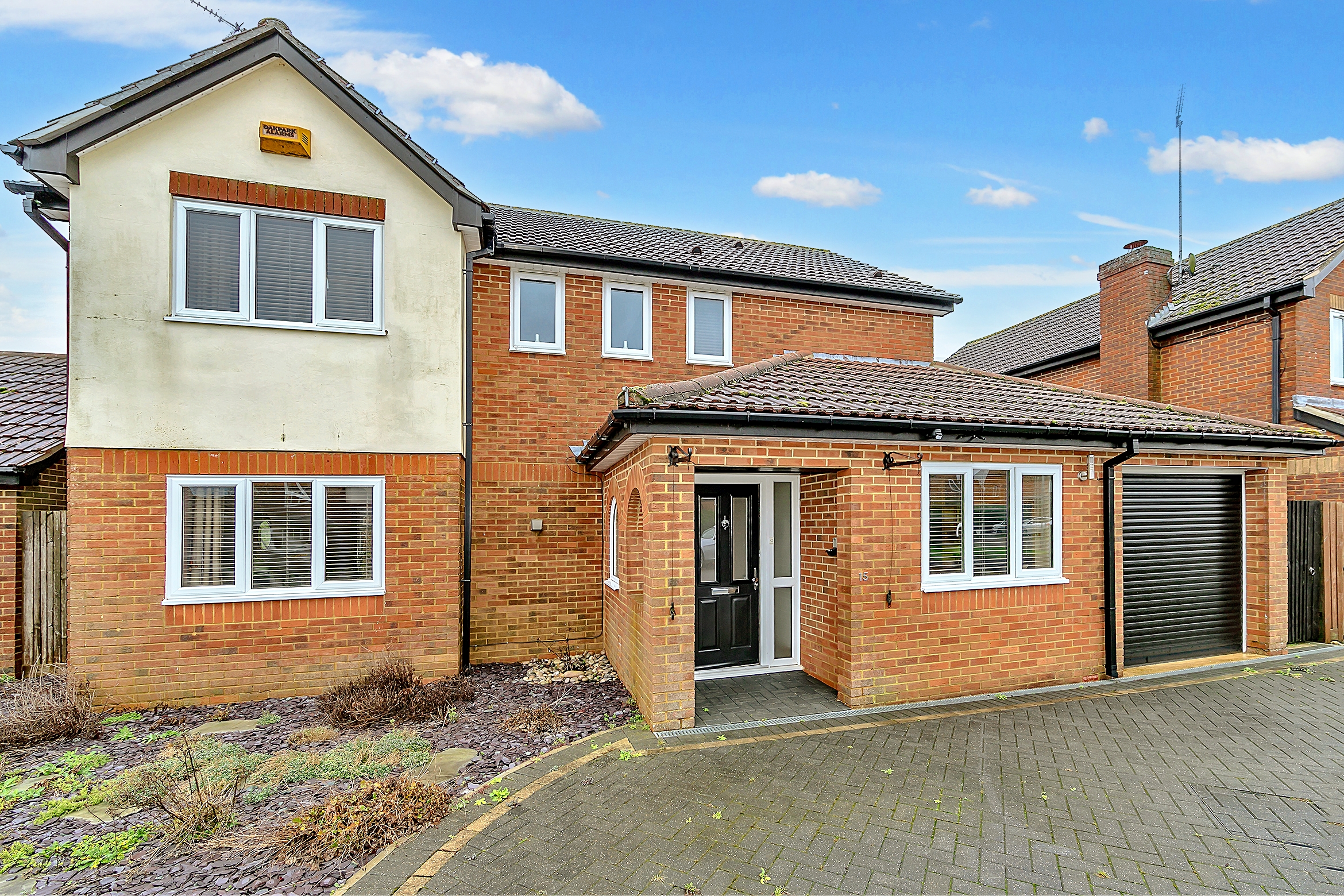 15 Tweedale Close