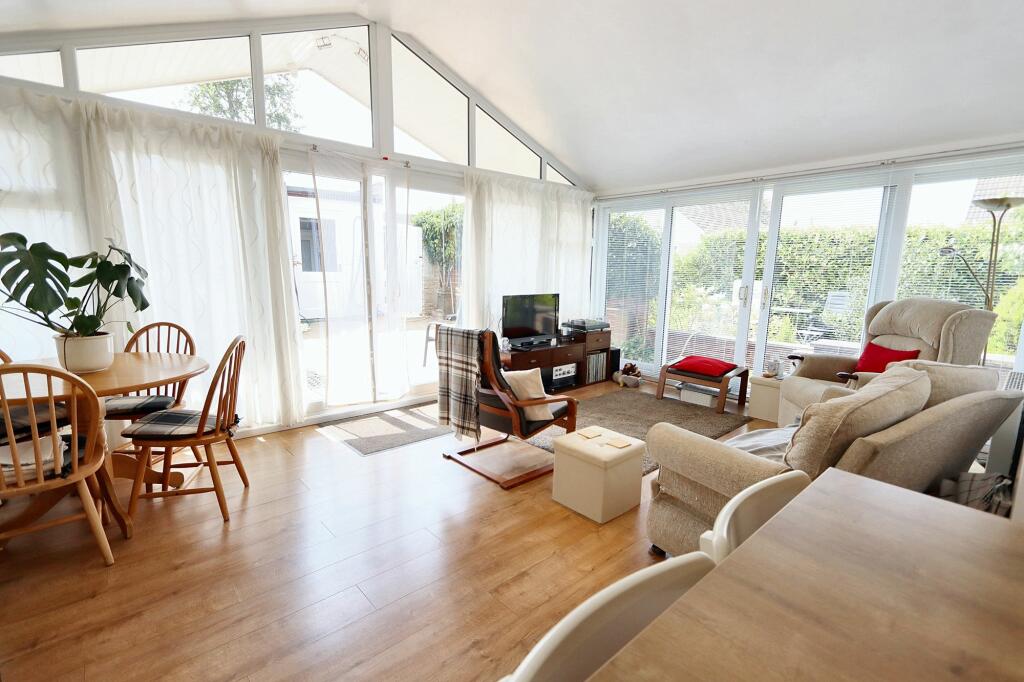  1 Chestnut Crescent