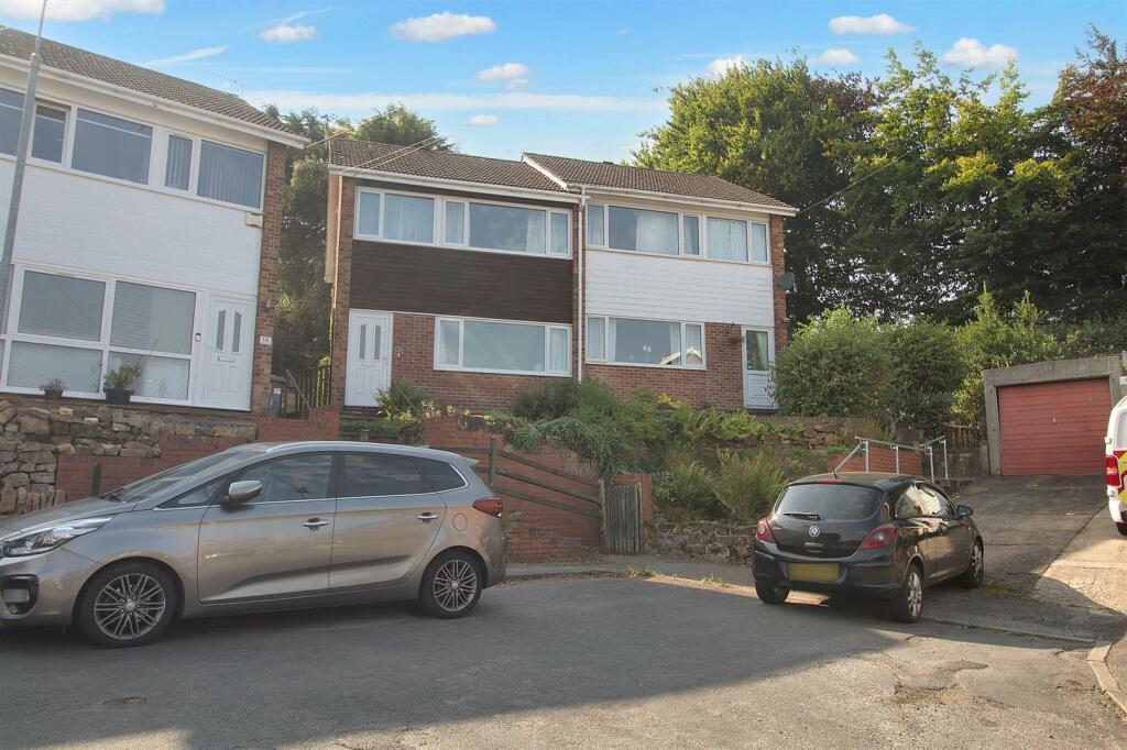 Salamander Close